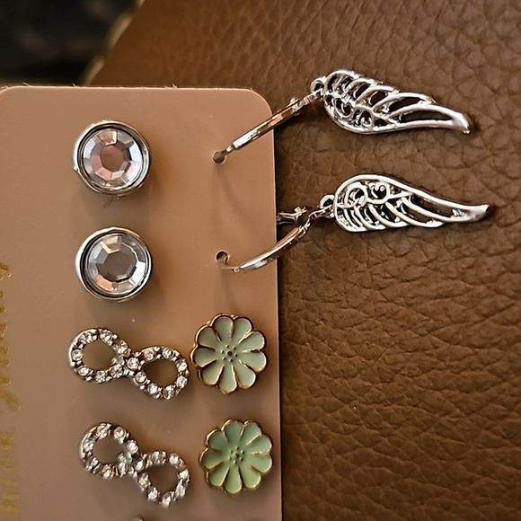 Vintage Assorted Post and Dangle Earrings Flower Cherry Angel Wing Hearts - Picture 3 of 3